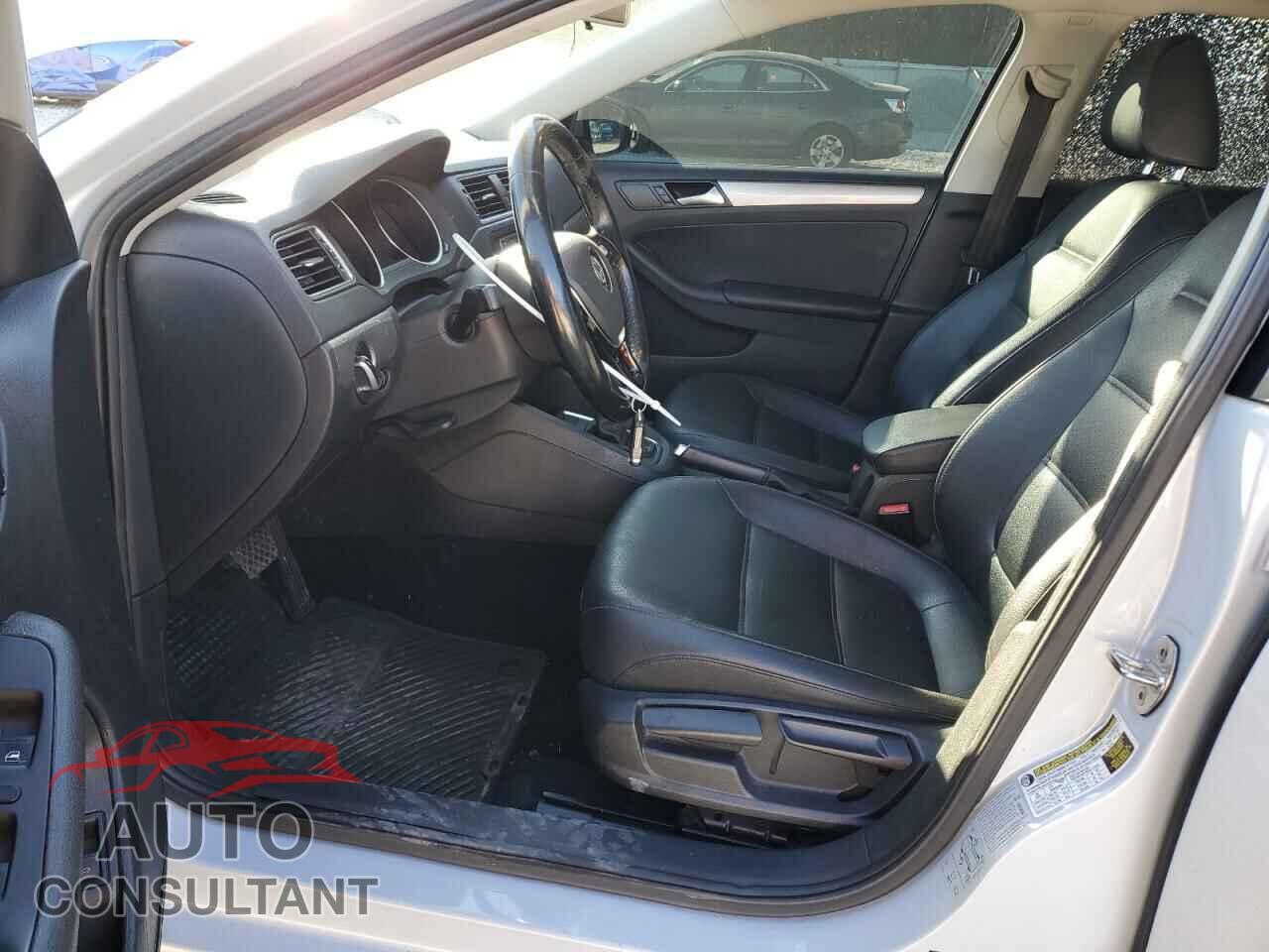 VOLKSWAGEN JETTA 2017 - 3VWDB7AJ7HM311961