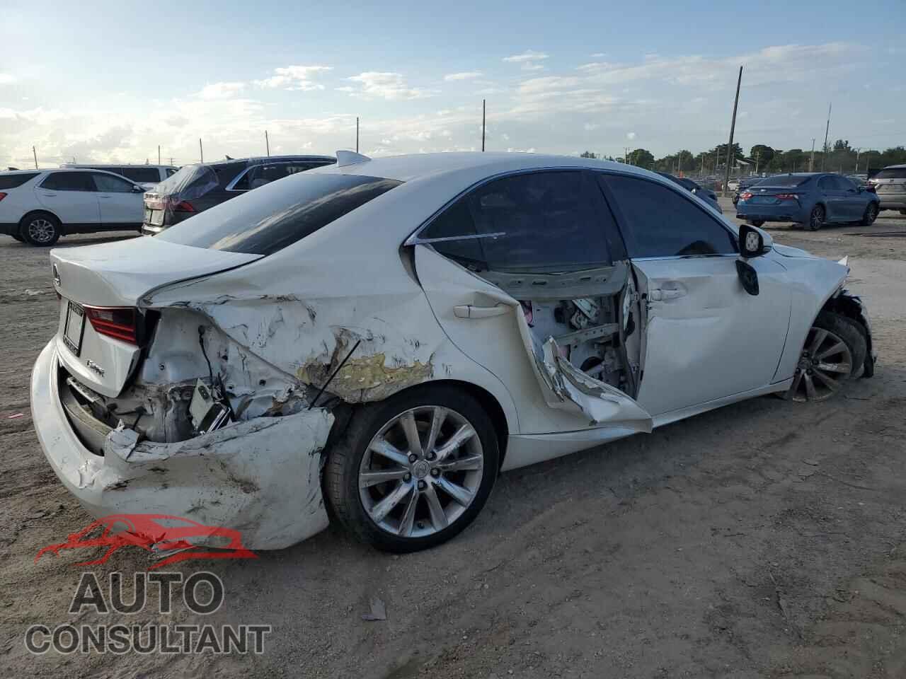 LEXUS IS 2016 - JTHBA1D27G5011502