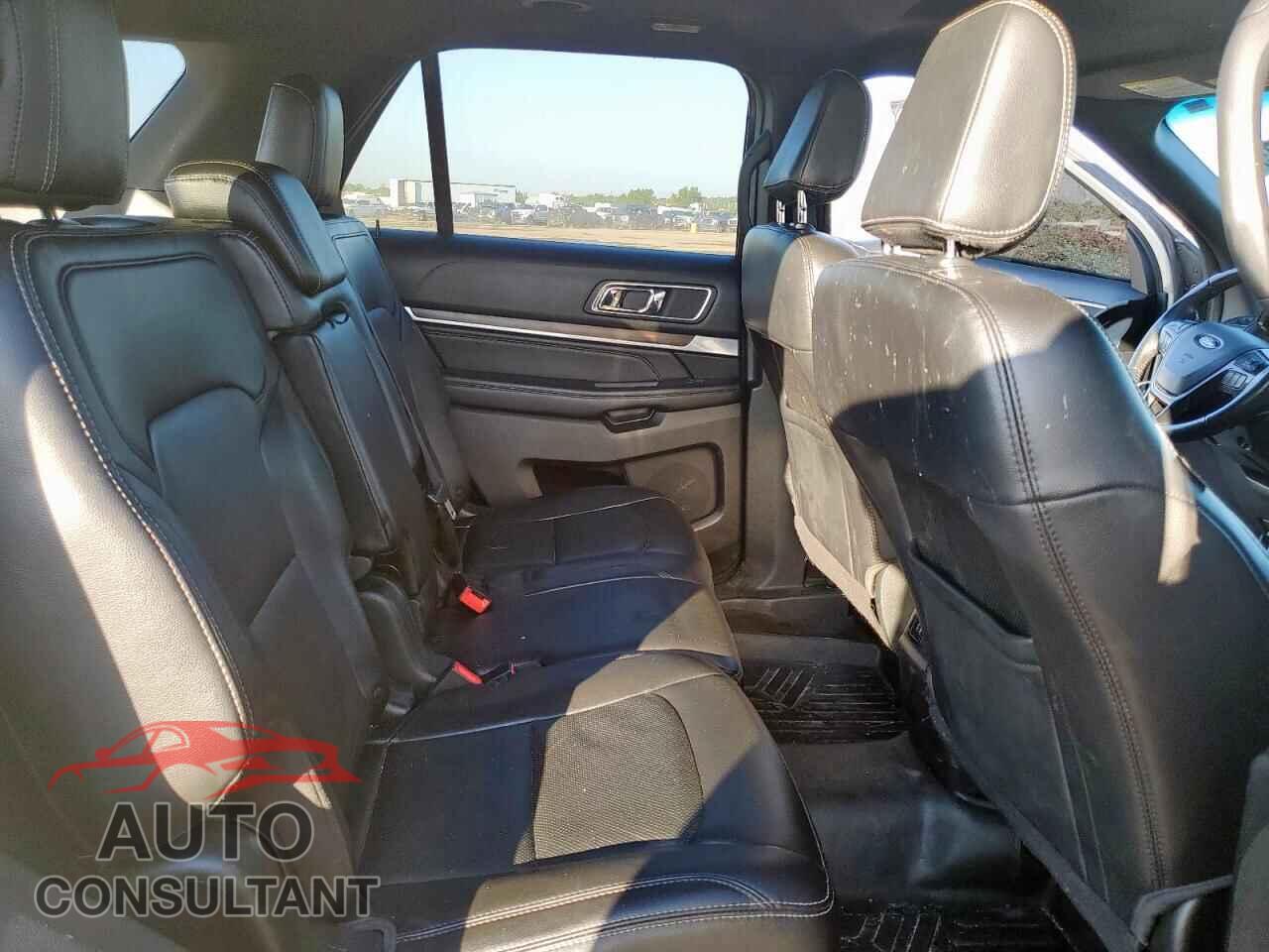 FORD EXPLORER 2018 - 1FM5K7FH4JGA67498