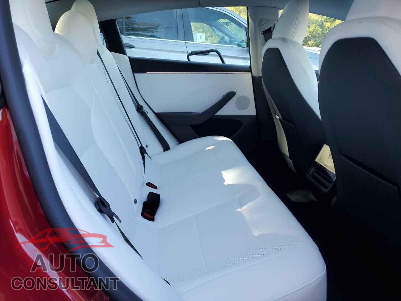 TESLA MODEL 3 2025 - 5YJ3E1EA1SF077017