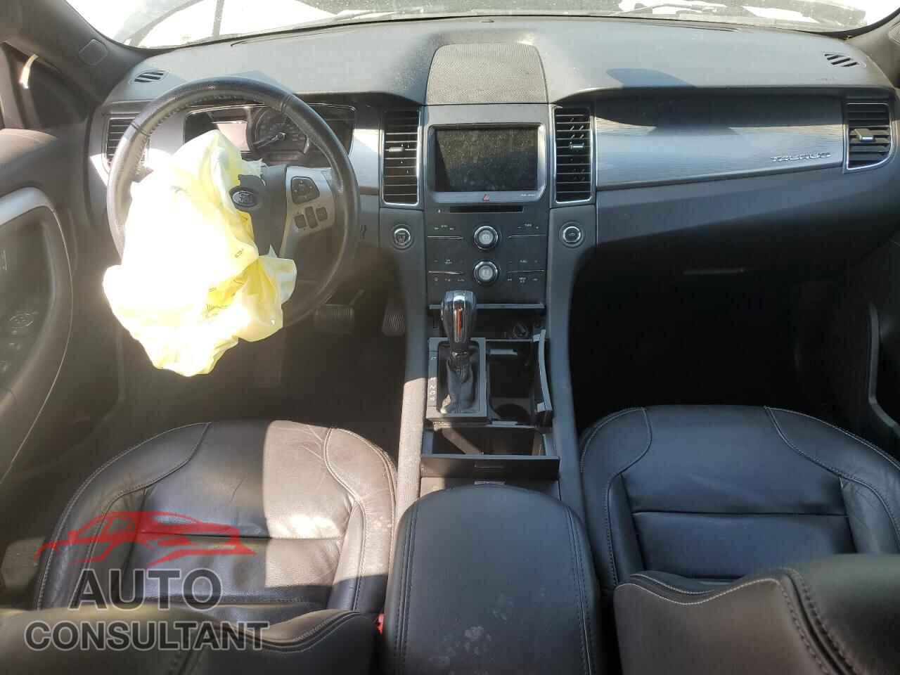 FORD TAURUS 2017 - 1FAHP2E82HG136910