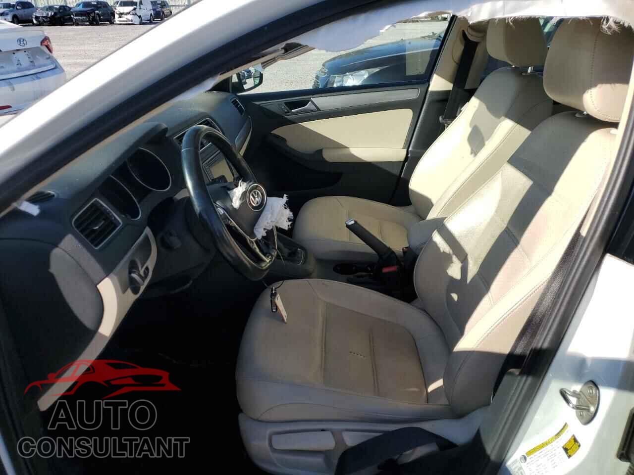 VOLKSWAGEN JETTA 2017 - 3VWDB7AJ8HM363874