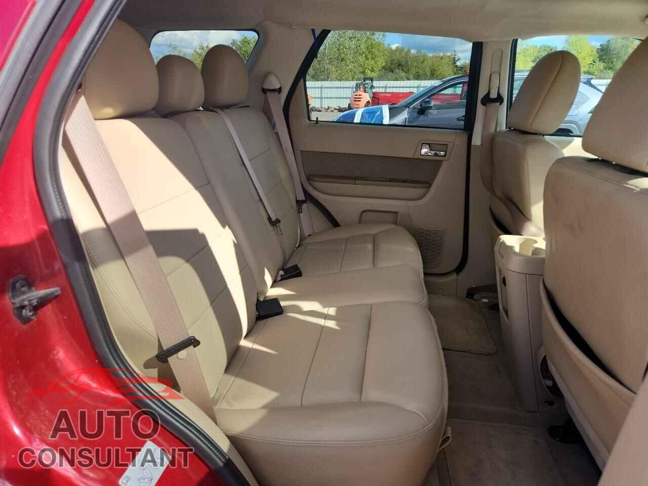 FORD ESCAPE 2010 - 1FMCU9EG0AKC06481