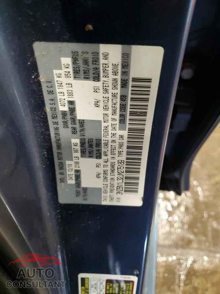 MAZDA 3 2018 - 3MZBN1L32JM275189