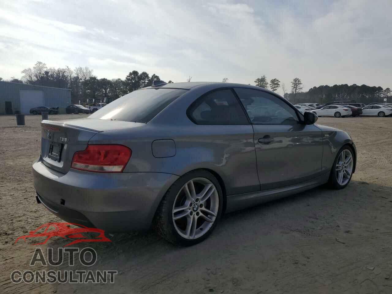BMW 1 SERIES 2012 - WBAUC9C56CVM12237