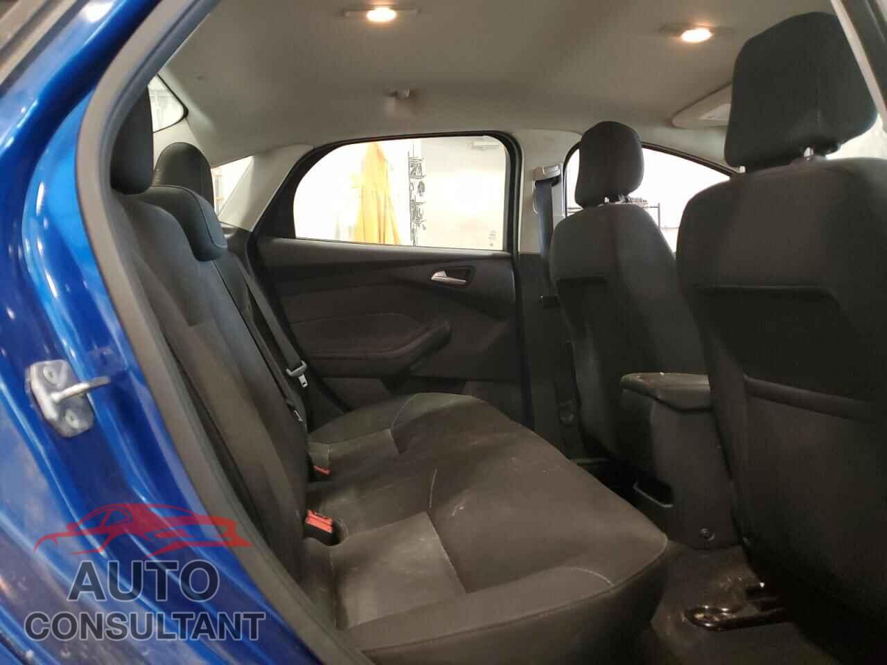FORD FOCUS 2018 - 1FADP3FE1JL320113