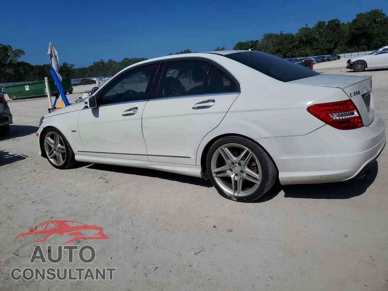 MERCEDES-BENZ C-CLASS 2012 - WDDGF4HB8CA602675