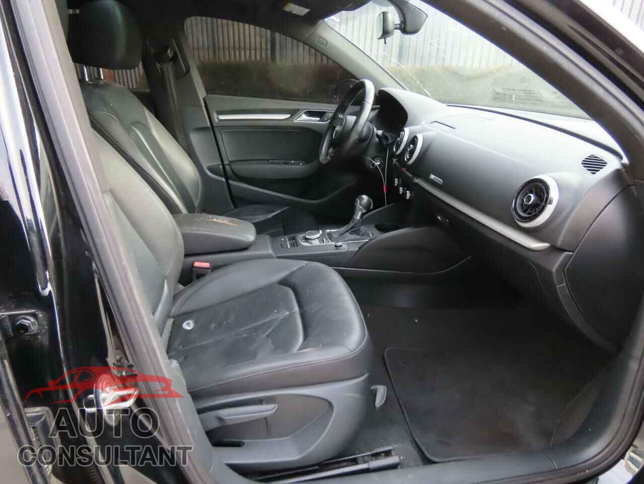 AUDI A3 2017 - WAUAUGFF6H1044889