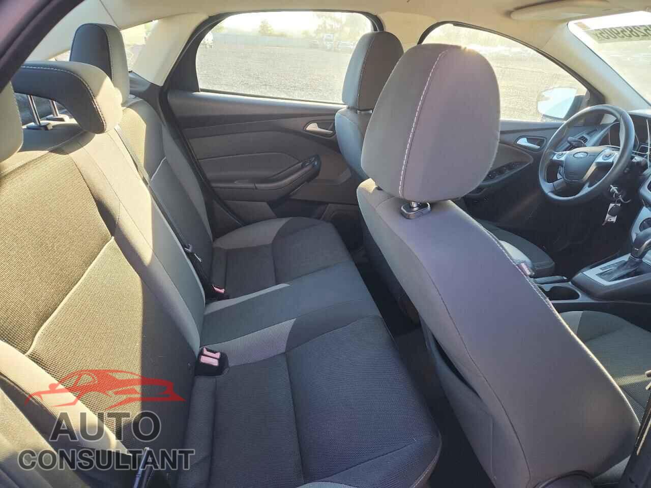 FORD FOCUS 2014 - 1FADP3F23EL239173