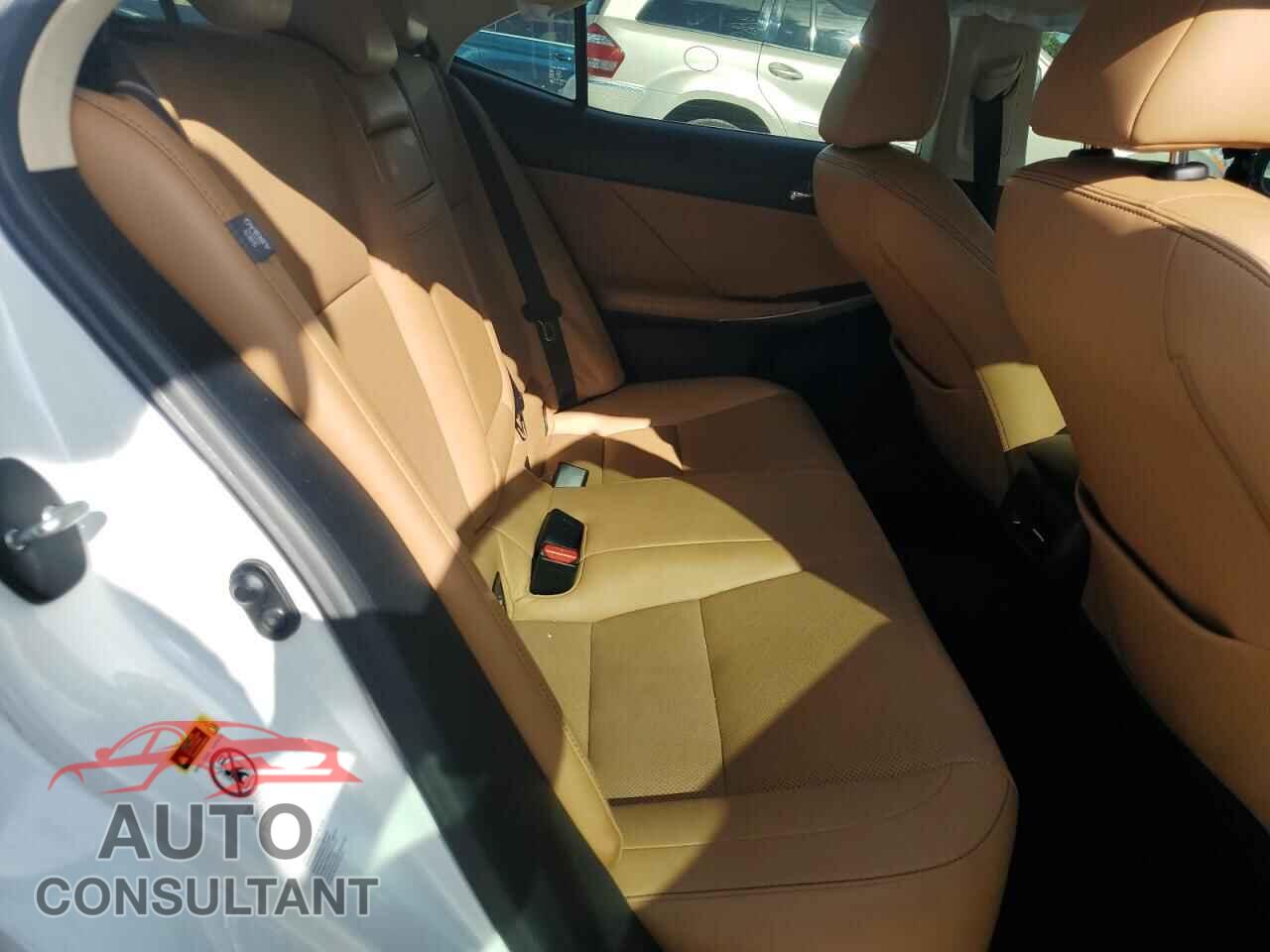 LEXUS IS 2015 - JTHBF1D28F5057601