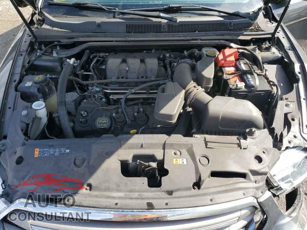 FORD TAURUS 2018 - 1FAHP2E80JG114328