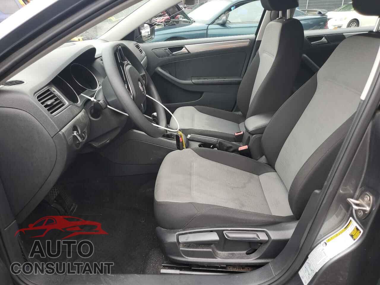 VOLKSWAGEN JETTA 2017 - 3VW2B7AJ2HM404507