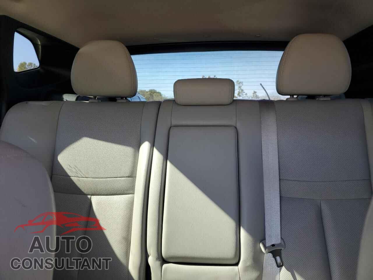 NISSAN ROGUE 2018 - JN1BJ1CR1JW202062