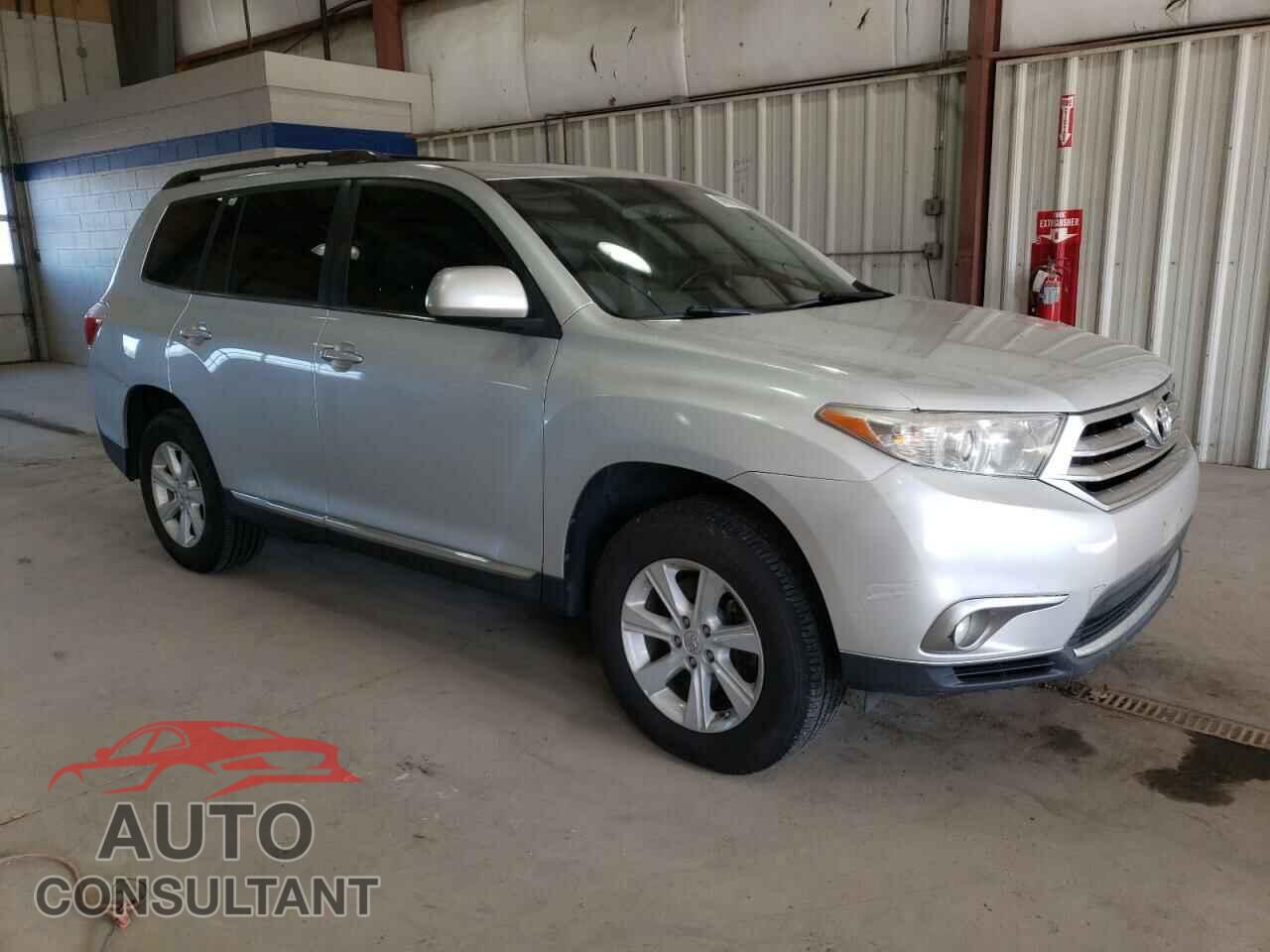 TOYOTA HIGHLANDER 2013 - 5TDBK3EH8DS243304