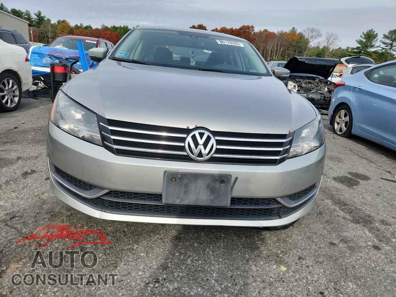 VOLKSWAGEN PASSAT 2013 - 1VWAP7A31DC049615