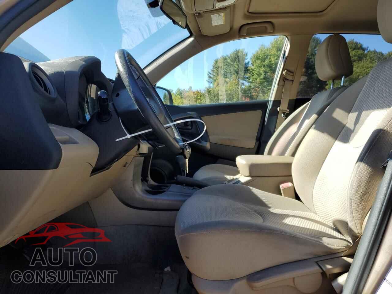 TOYOTA RAV4 2011 - 2T3BF4DV2BW158360