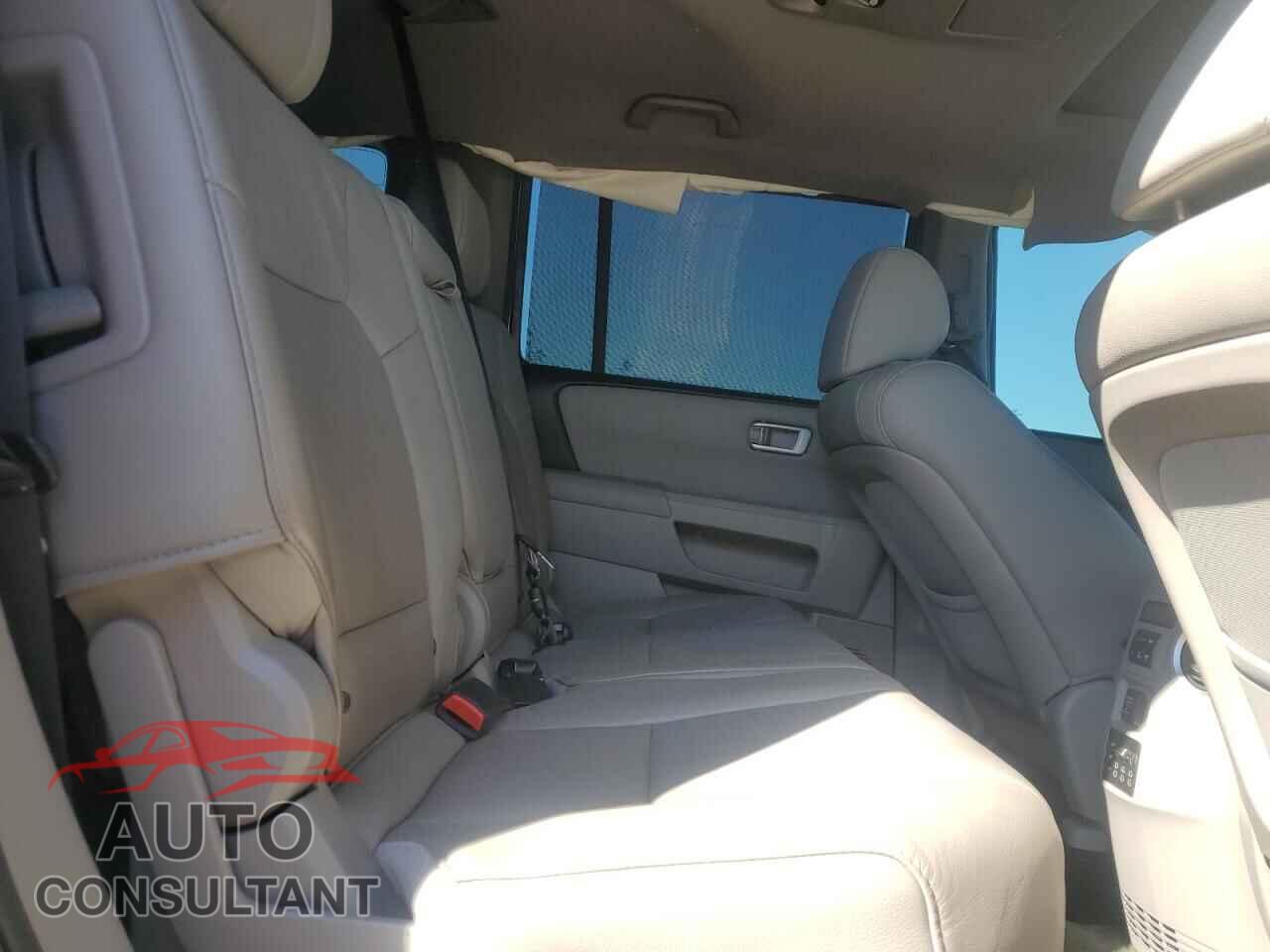 HONDA PILOT 2015 - 5FNYF3H96FB010242