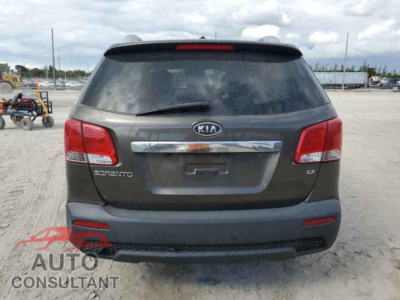 KIA SORENTO 2013 - 5XYKU4A68DG409502