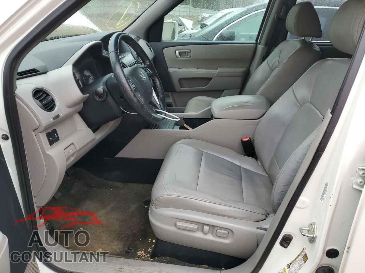 HONDA PILOT 2015 - 5FNYF3H98FB002076