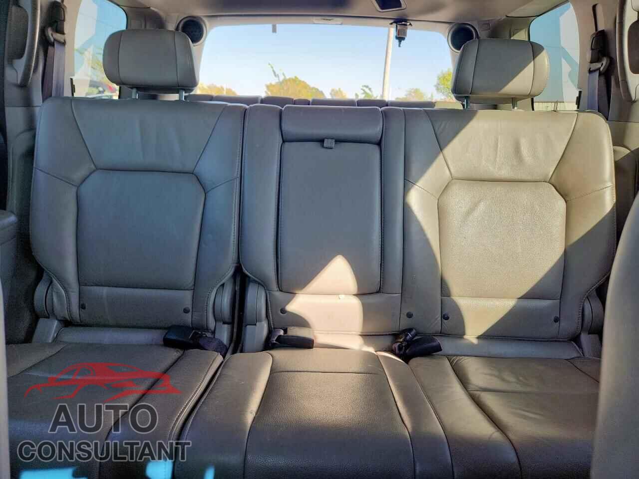 HONDA PILOT 2011 - 5FNYF3H65BB014153