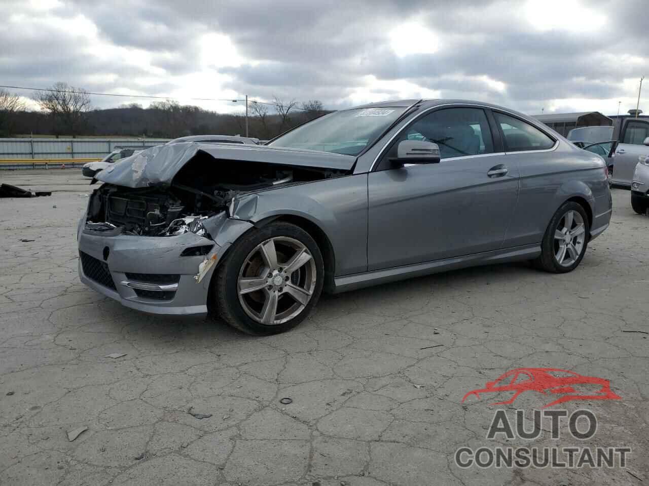 MERCEDES-BENZ C-CLASS 2013 - WDDGJ4HB3DG005477
