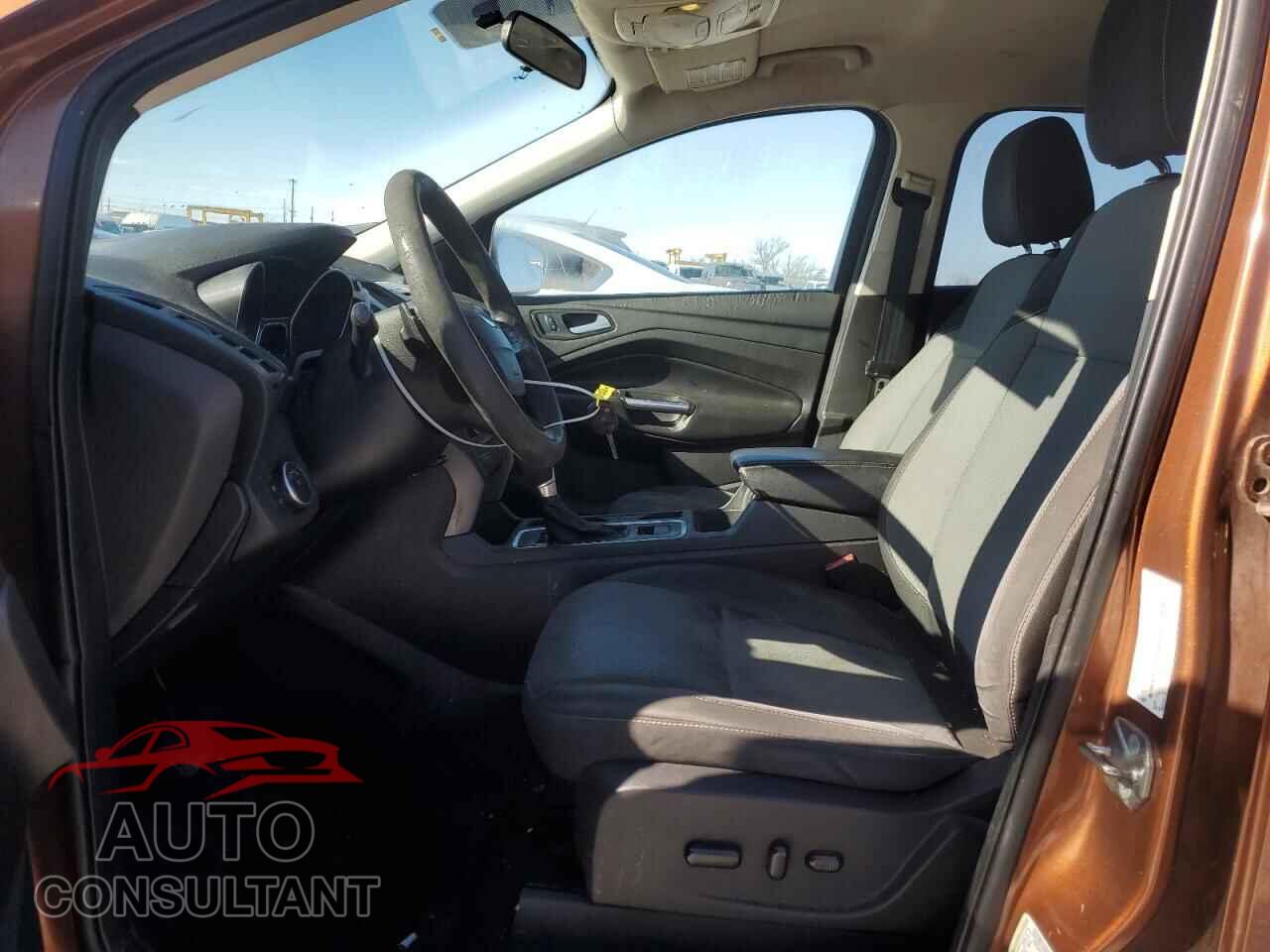 FORD ESCAPE 2017 - 1FMCU0GD4HUD85637