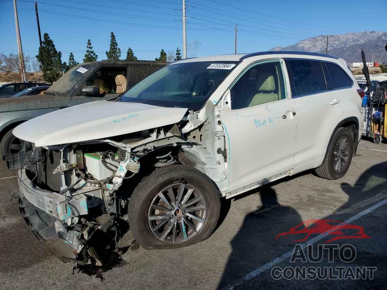 TOYOTA HIGHLANDER 2017 - 5TDKZRFH3HS199201