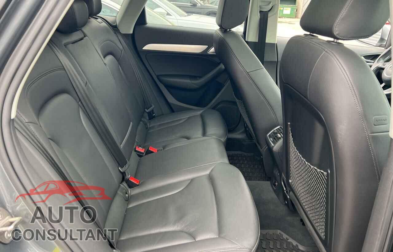 AUDI Q3 2015 - WA1EFCFS5FR005773