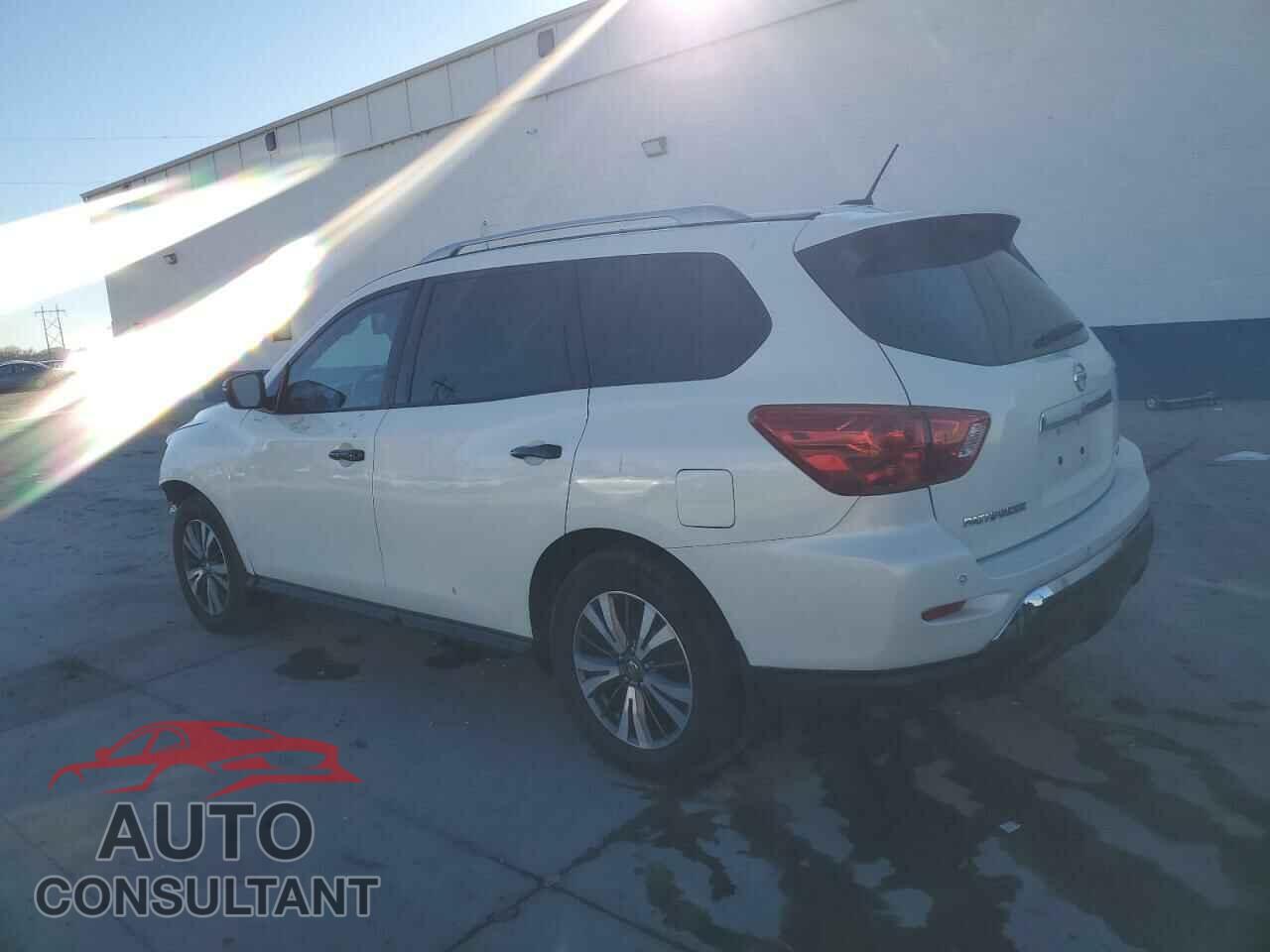 NISSAN PATHFINDER 2017 - 5N1DR2MM2HC642452