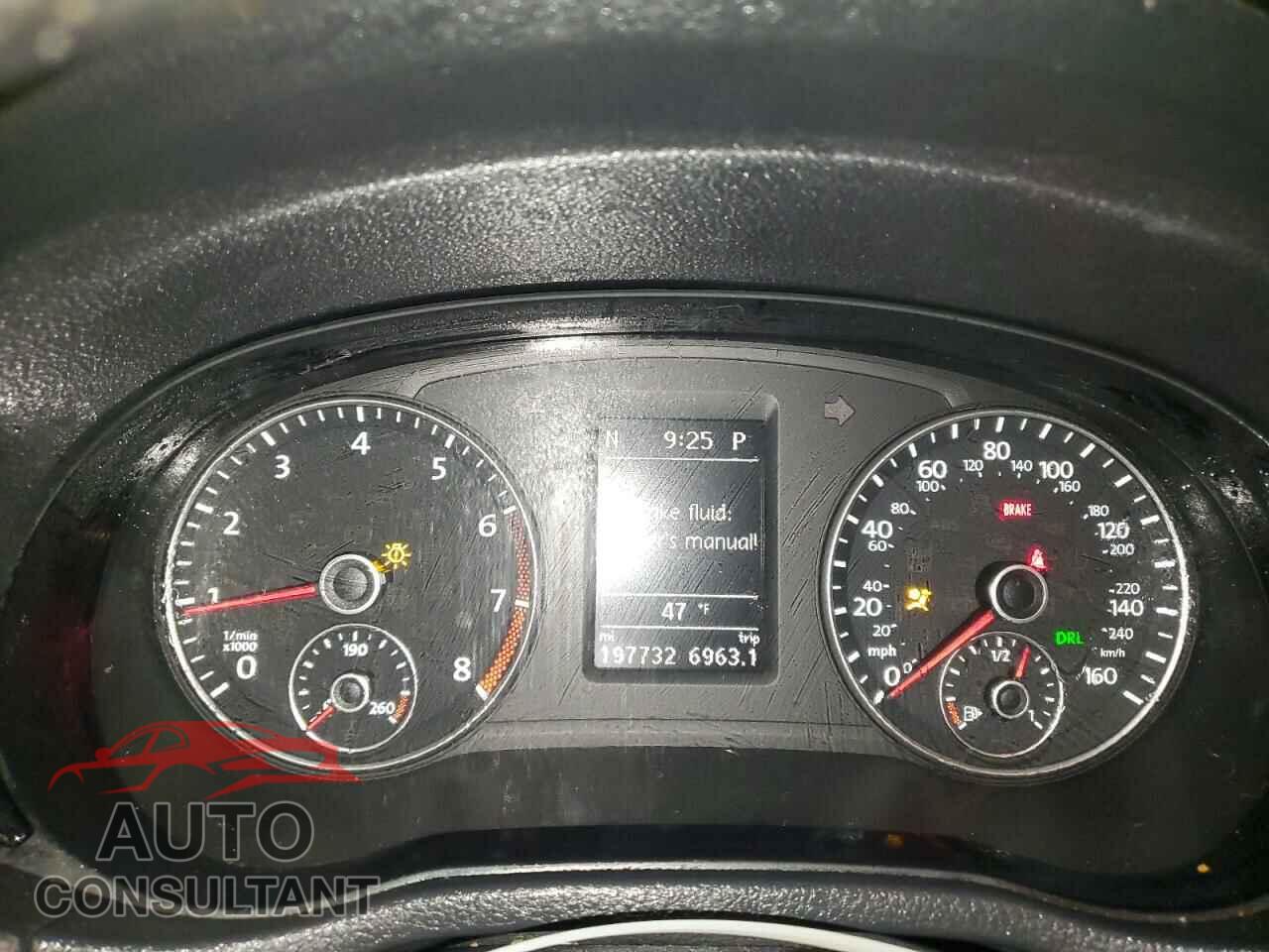 VOLKSWAGEN PASSAT 2015 - 1VWBT7A33FC017896
