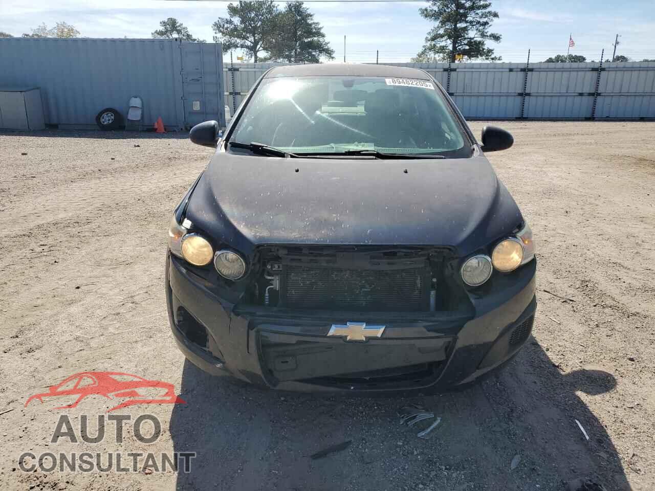 CHEVROLET SONIC 2015 - 1G1JA5SH8F4201821