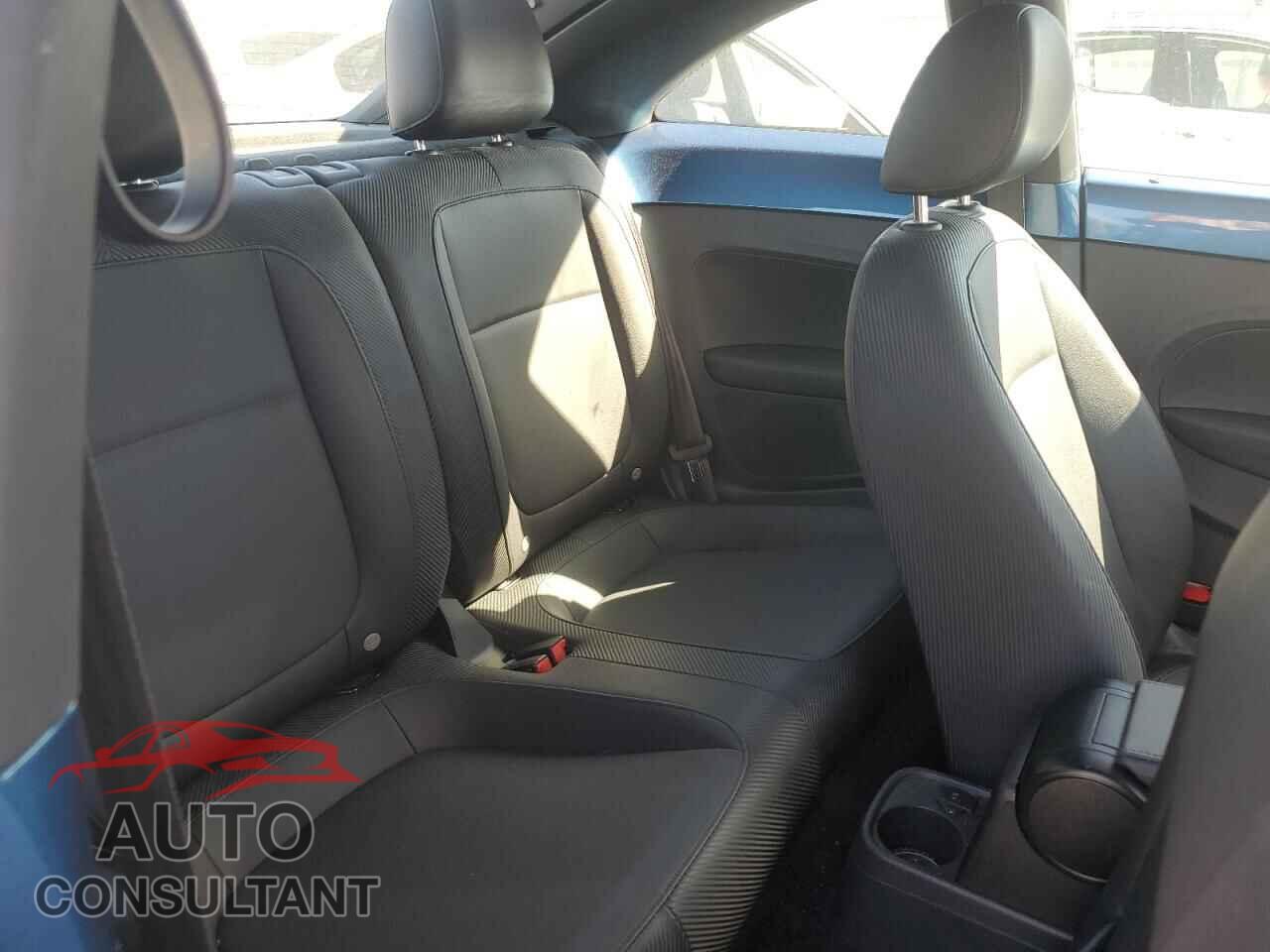 VOLKSWAGEN BEETLE 2016 - 3VWJ17AT7GM618357