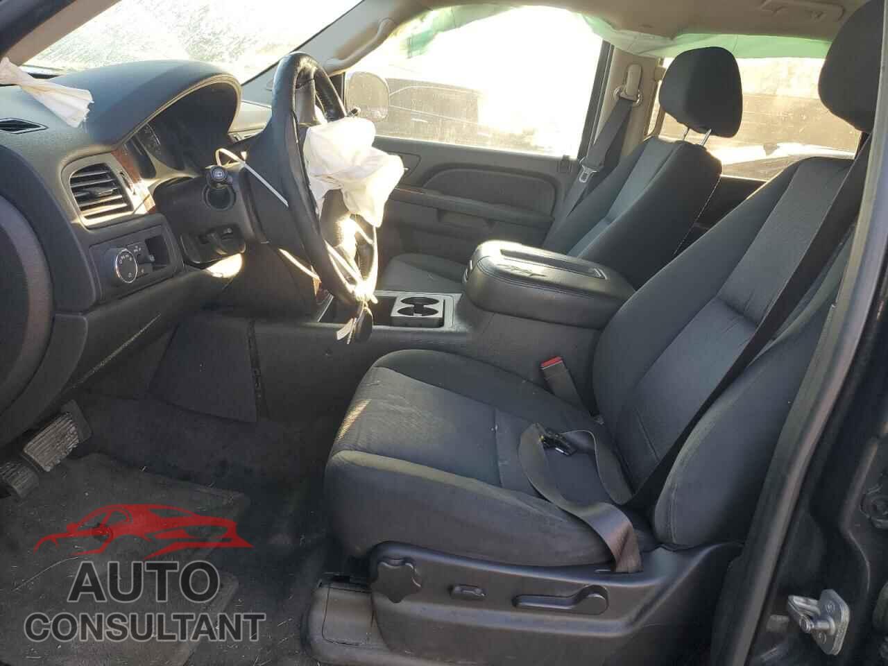 CHEVROLET TAHOE 2013 - 1GNSCAE02DR340564