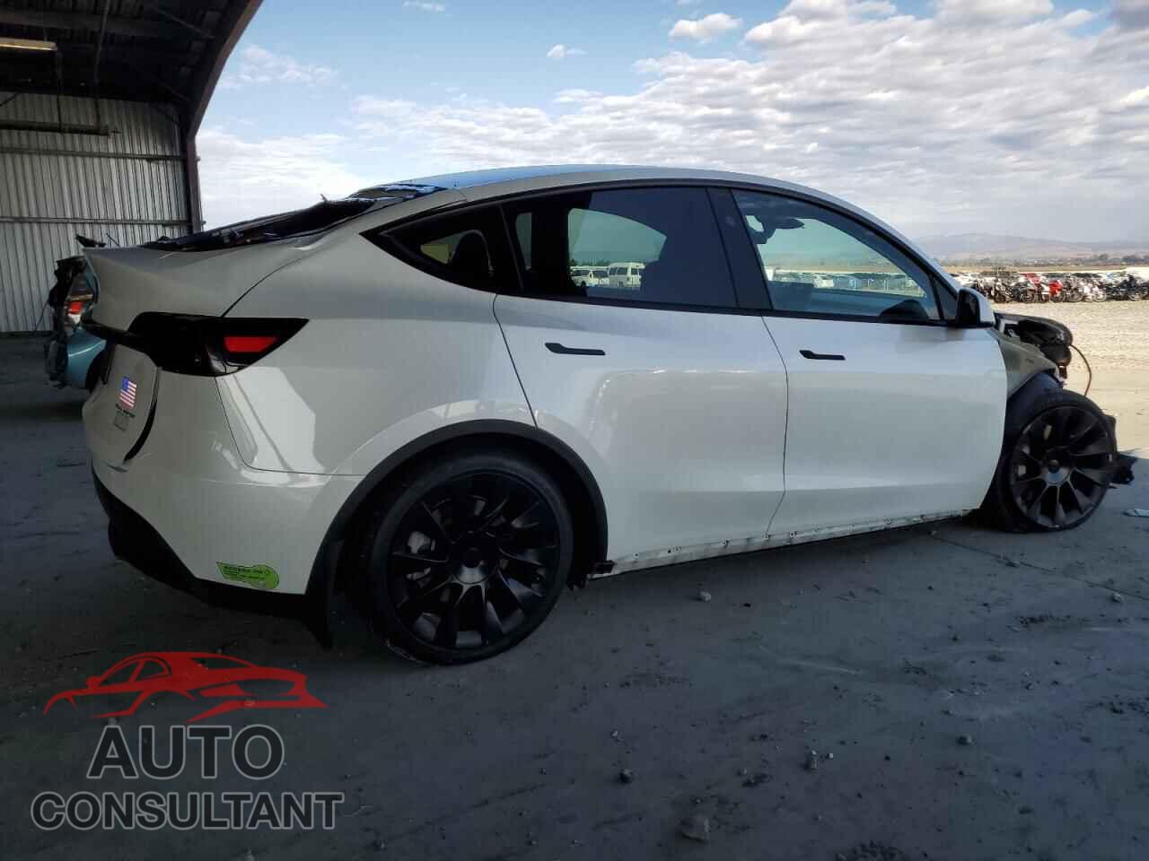 TESLA MODEL Y 2023 - 7SAYGDEE4PF791237