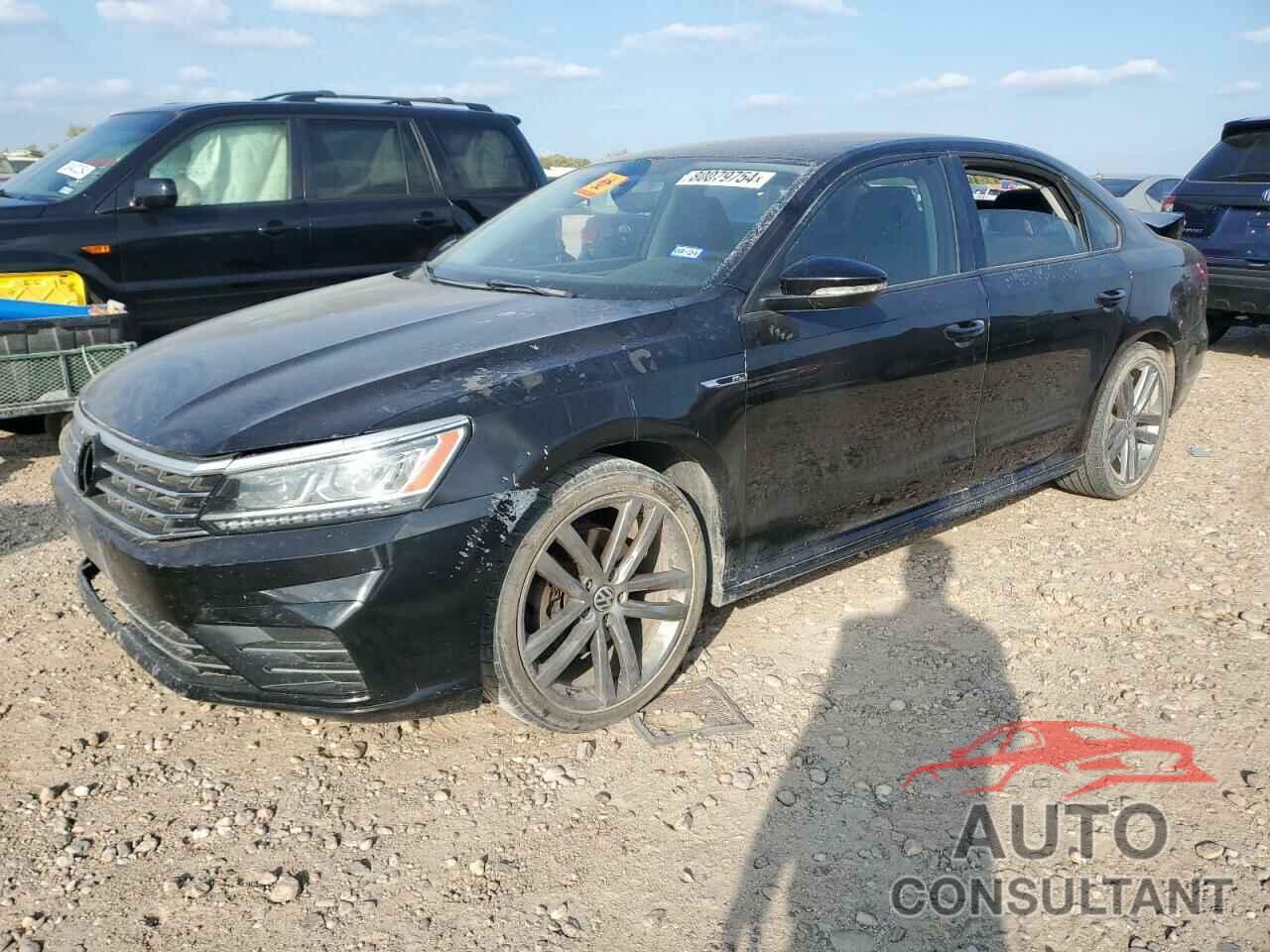 VOLKSWAGEN PASSAT 2018 - 1VWAA7A30JC029515