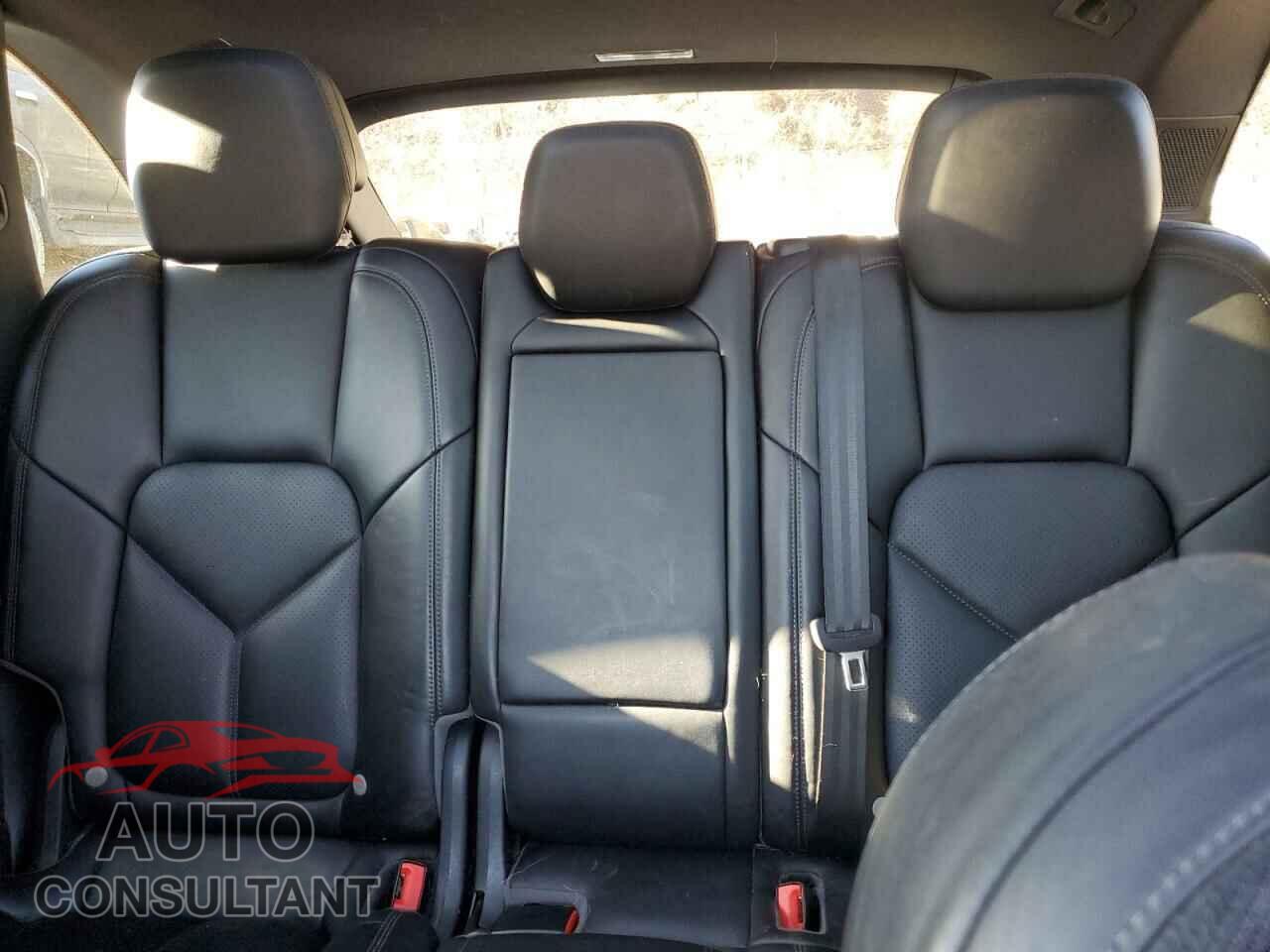 PORSCHE CAYENNE 2016 - WP1AB2A27GLA95285