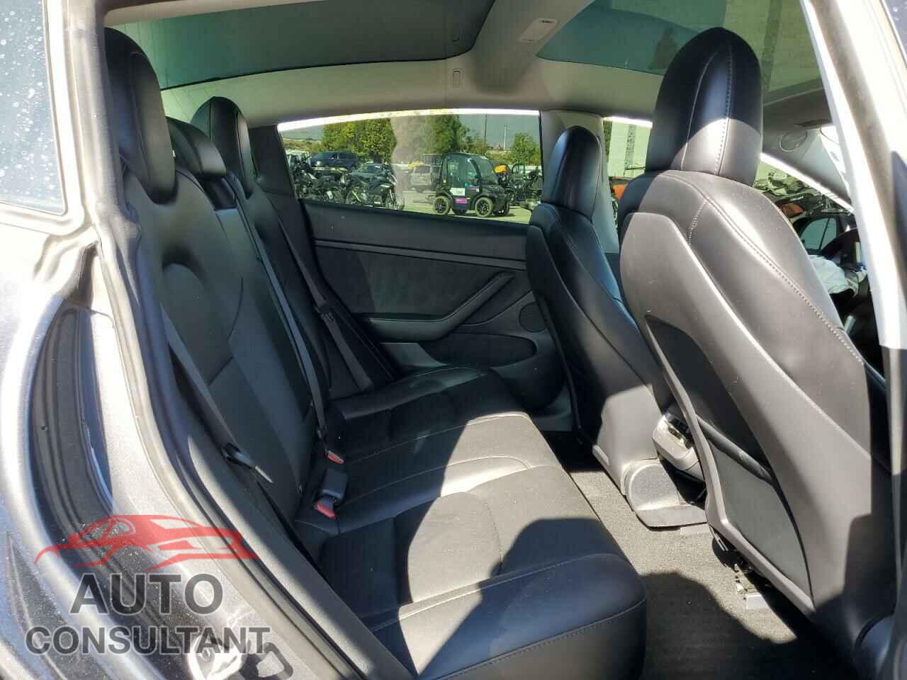 TESLA MODEL 3 2023 - 5YJ3E1EA3PF438075