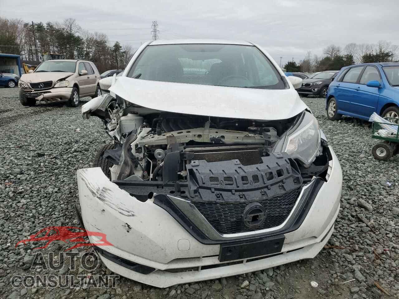 NISSAN VERSA 2018 - 3N1CE2CP6JL370007