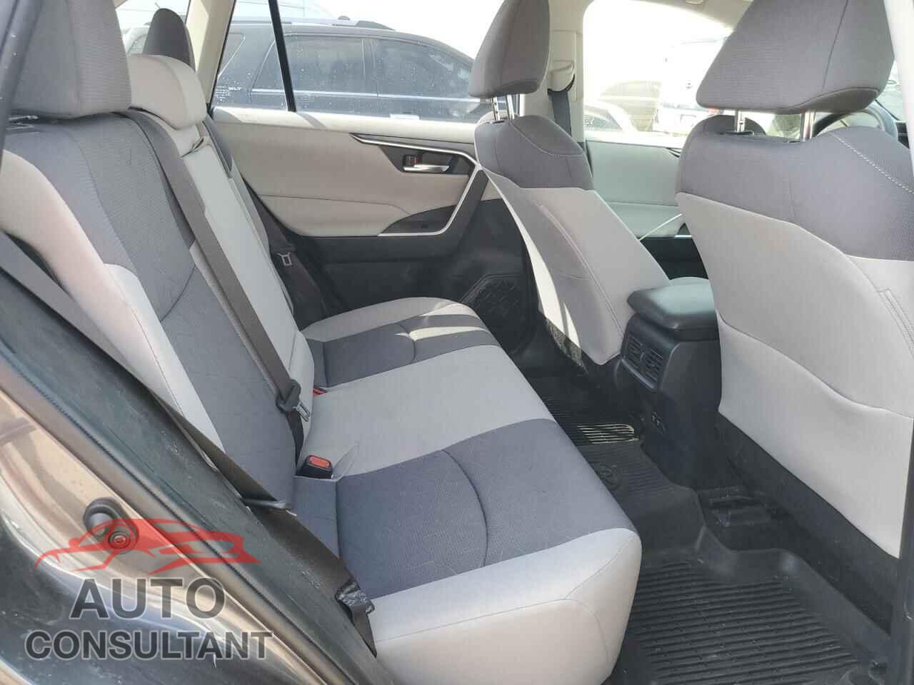 TOYOTA RAV4 2019 - JTMP1RFV9KD036624