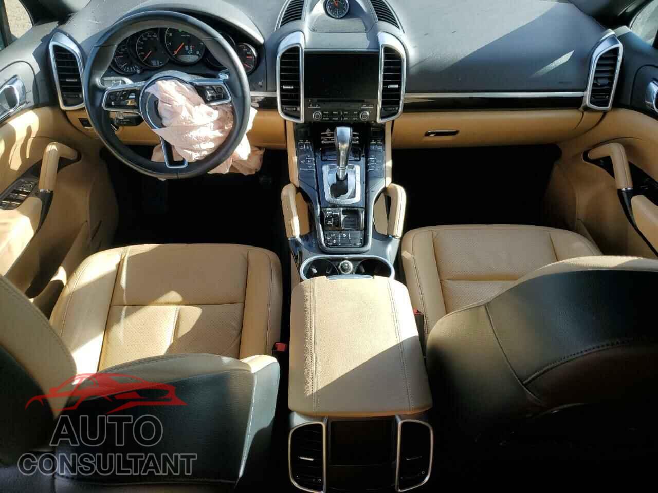 PORSCHE CAYENNE 2017 - WP1AA2A21HKA90822