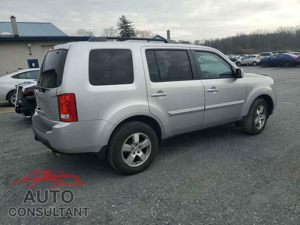 HONDA PILOT 2011 - 5FNYF4H52BB105085