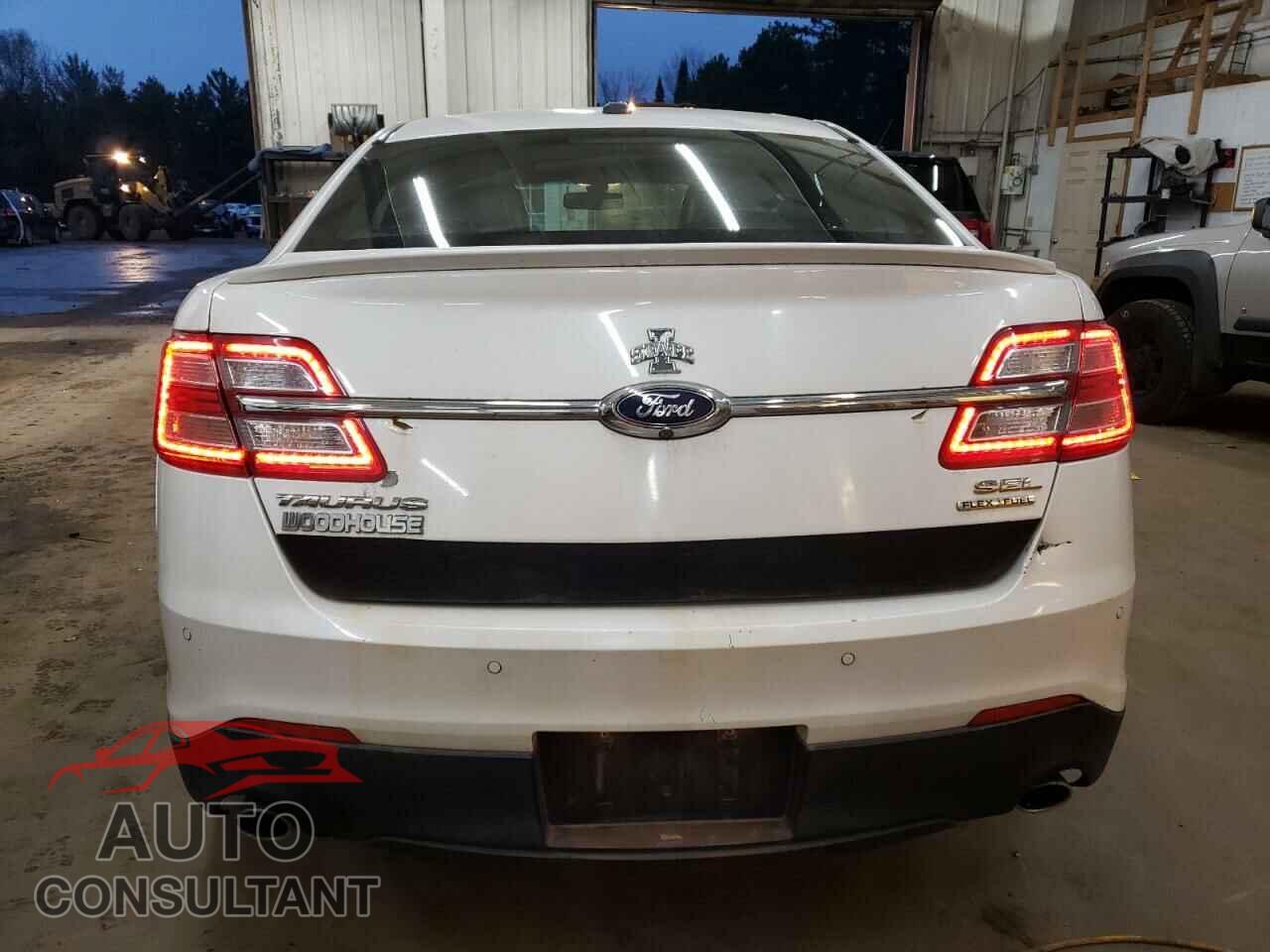 FORD TAURUS 2014 - 1FAHP2E81EG134352