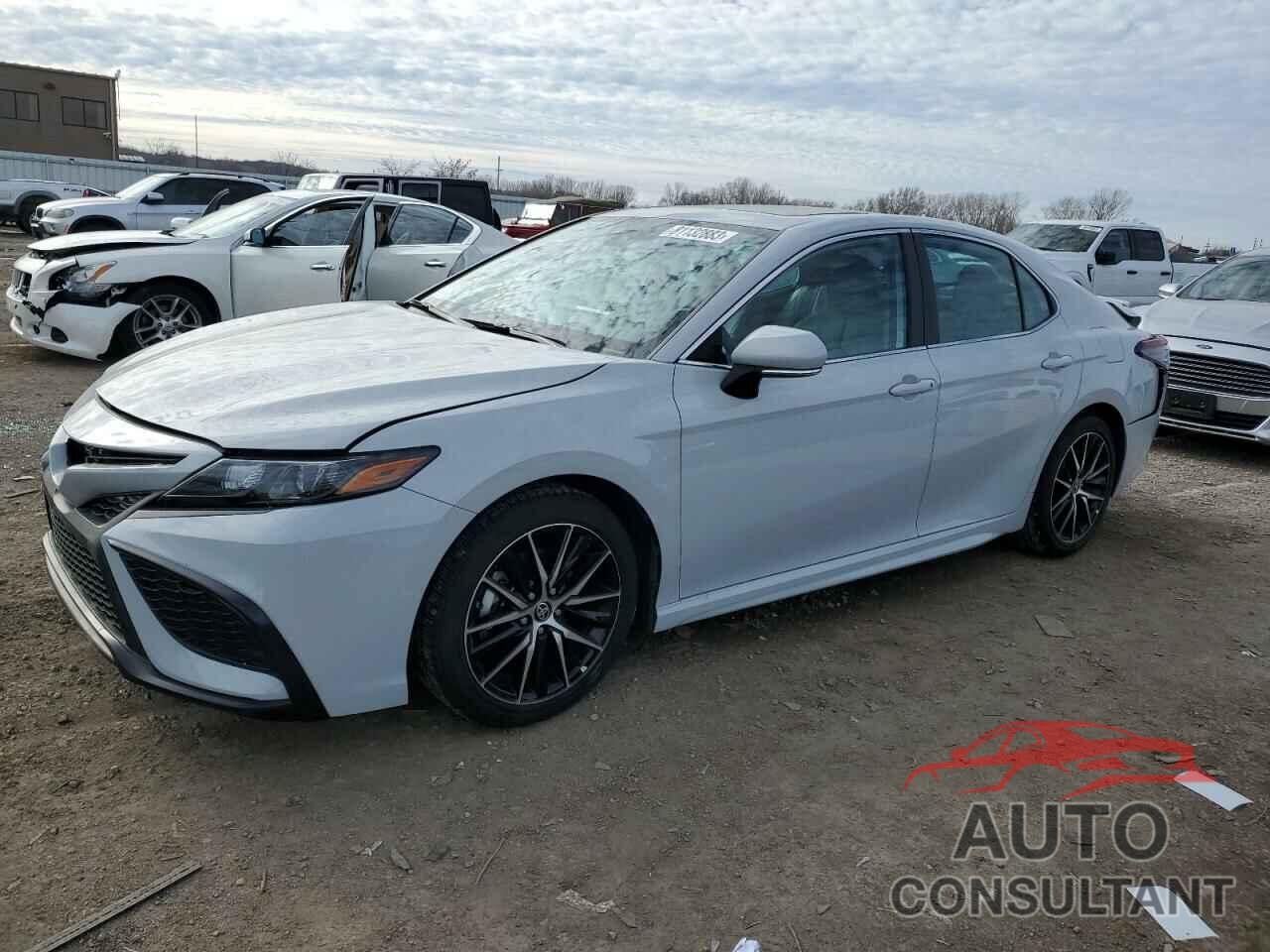 TOYOTA CAMRY 2022 - 4T1T11BK8NU057394