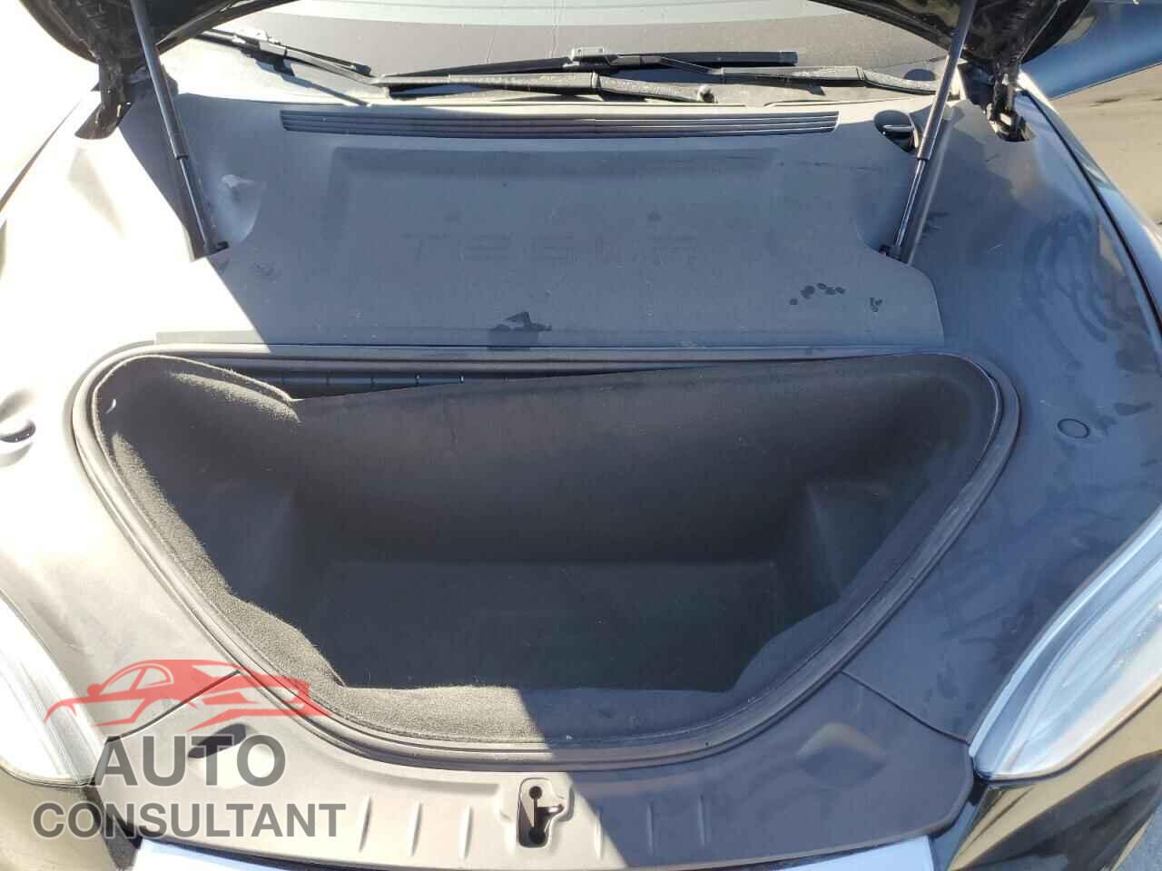 TESLA MODEL S 2020 - 5YJSA1E23LF400159