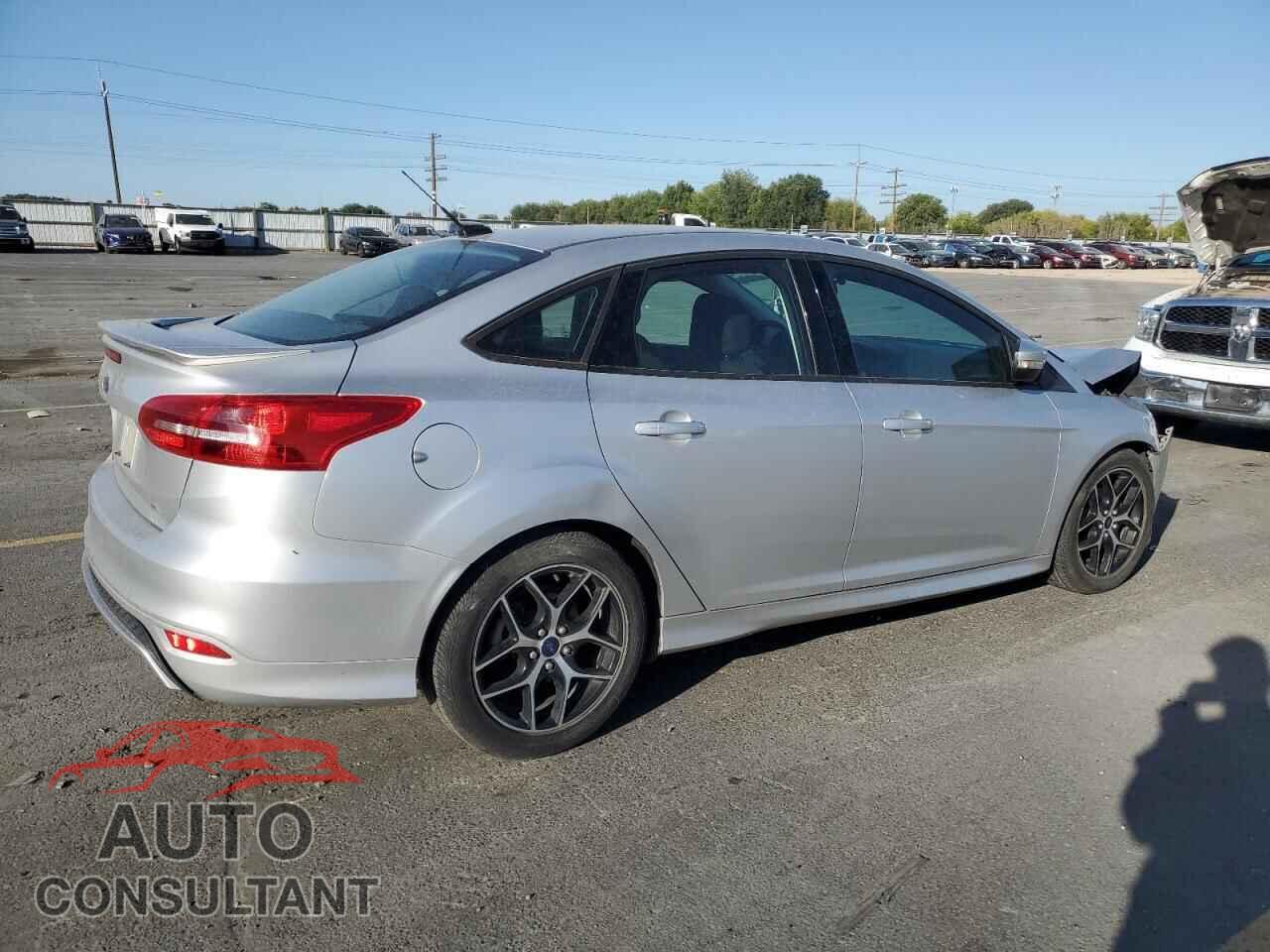 FORD FOCUS 2016 - 1FADP3F23GL268482