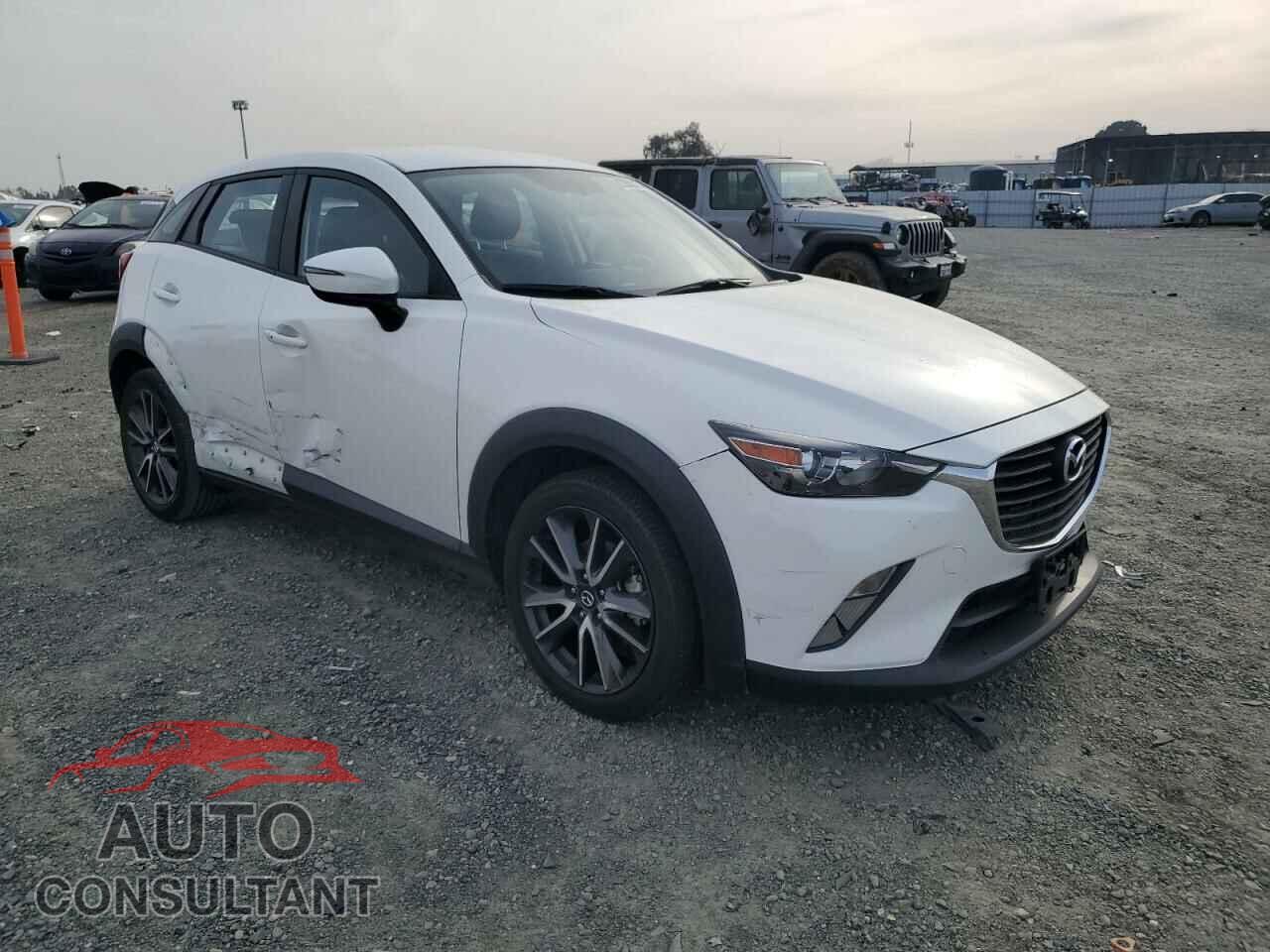 MAZDA CX-3 2017 - JM1DKFC73H0156018