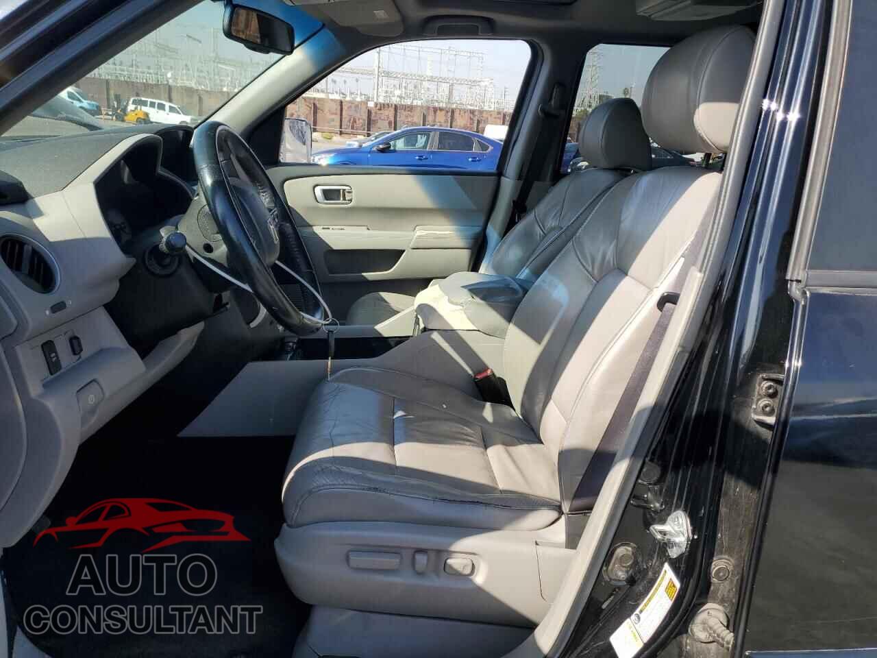 HONDA PILOT 2011 - 5FNYF3H77BB043050