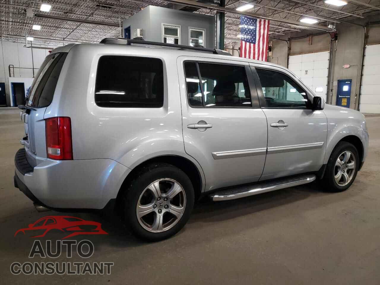 HONDA PILOT 2015 - 5FNYF4H51FB032118