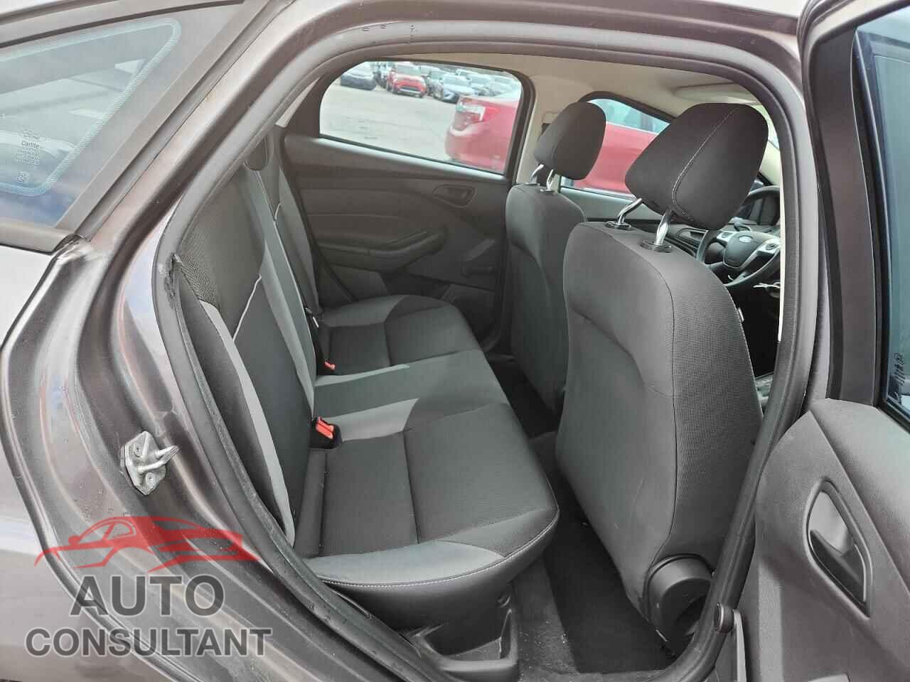 FORD FOCUS 2014 - 1FADP3E28EL357513