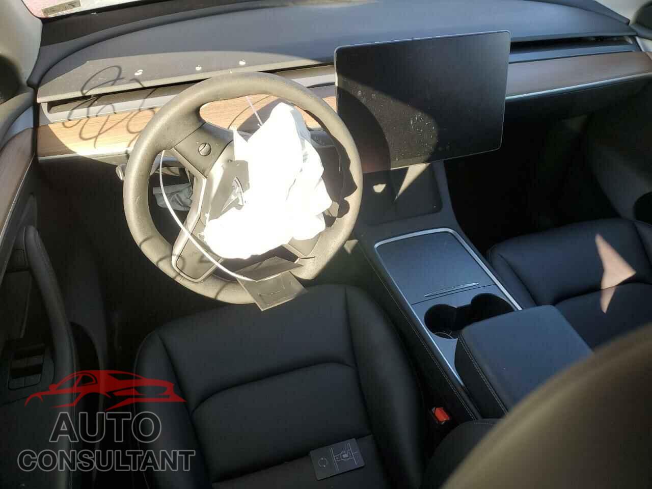 TESLA MODEL Y 2024 - 7SAYGDED1RF132705